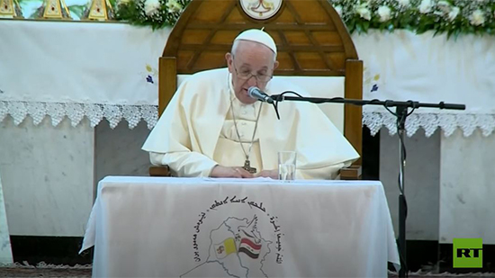فيديو .. البابا فرنسيس يزور كنيسة 