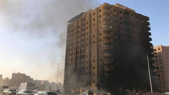 موعد عود سكان المباني الملاصقة لعقار الهرم المحترق بعد إزالته