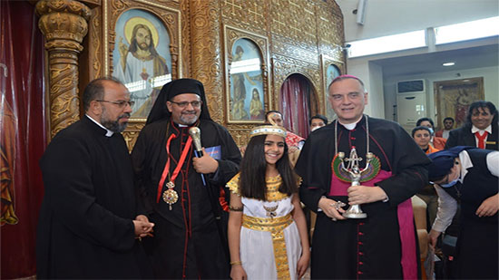السفير الباباوي يواصل تفقد كنائس إيبارشية أبو قرقاص