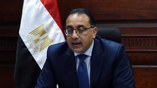 رئيس الوزراء يستقبل نظيره السوداني بمطار القاهرة