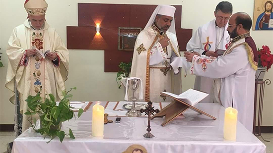 السفير الباباوي يشارك في صلاة الذبيحة الإلهية مع مطران إيبارشية طيبة