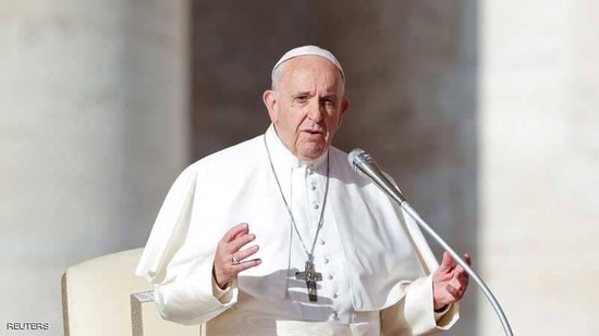 البابا فرنسيس يدعو لإلقاء الأسلحة وإعادة إعمار سوريا