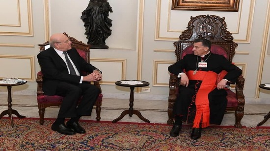 رئيس الوزراء السابق يلتقي بطريرك لبنان : من الضروري تشكيل حكومة لمعالجة المواضيع الاقتصادية 