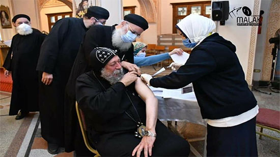 تطعيم كهنة الإسكندرية بلقاح كورونا