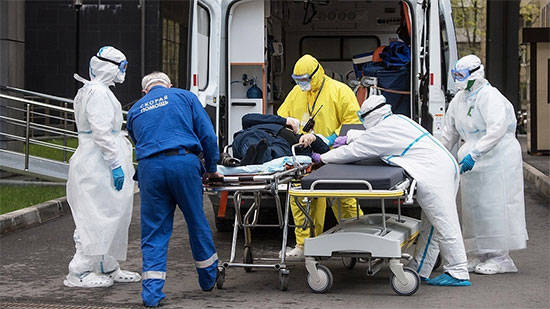 أطباء فرنسيون يحذرون من كارثة بسبب إصابات كورونا