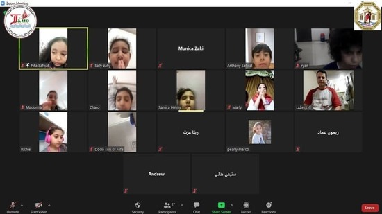 خدام كاتدرائية العائلة المقدسة بالكويت يترأسون اجتماع مدارس الأحد عبر تطبيق زووم