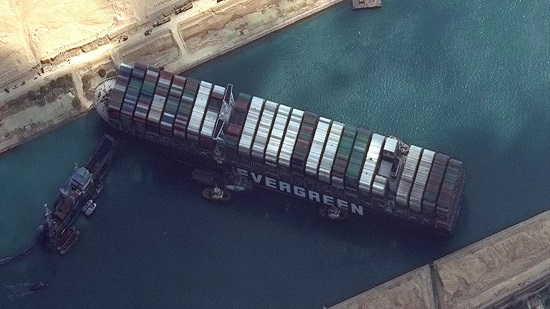 بالفيديو.. ردود فعل دولية ايجابية تثني على جهود مصر بعد انقاذ السفينة الجانحة
