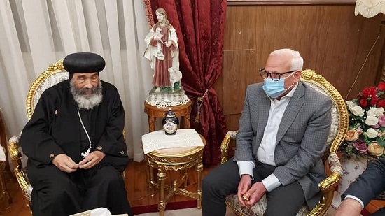  محافظ بور سعيد يلتقي الأنبا تادرس : للكنيسة دور كبير في توعية المواطنين ضد كورونا 
