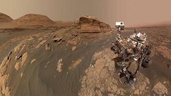 مركبة فضائية تلتقط صورة سيلفي على سلطح المريخ