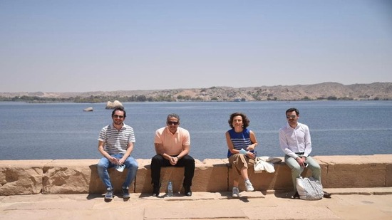 وزير السياحة والآثار  ومدير عام منظمة اليونسكو يقومان بجولة بمحافظة أسوان 