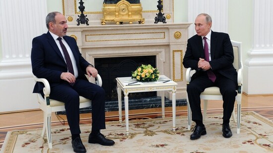 قره باغ على رأس الأجندة.. بوتين يجري مفاوضات مع باشينيان في موسكو