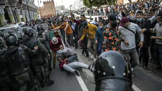  اعتقال محتجين في المغرب بطريقة 