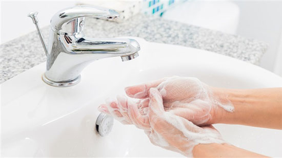 بالفيديو.. 7 مواقف تحتاج إلى غسل يديك بعدهم يوميا

