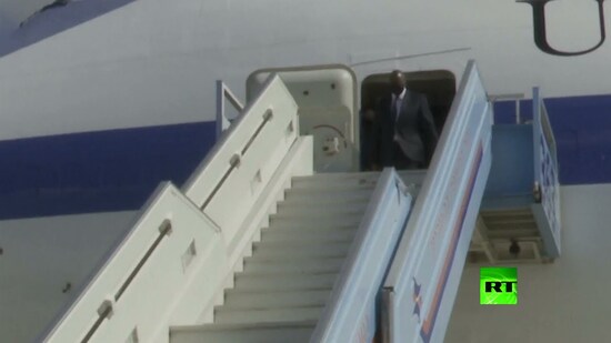 وزير الدفاع الأمريكي يصل إلى إسرائيل على متن طائرة 