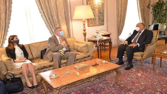  وزير الخارجية لمبعوث الأمم المتحدة : مصر مستمرة في بذل مساعيها حتى الوصول لتسوية سياسية شاملة تحفظ وحدة ليبيا