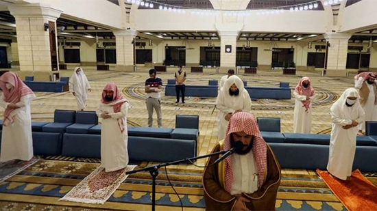 السعودية تغلق 11 مسجدًا بعد ثبوت إصابات 