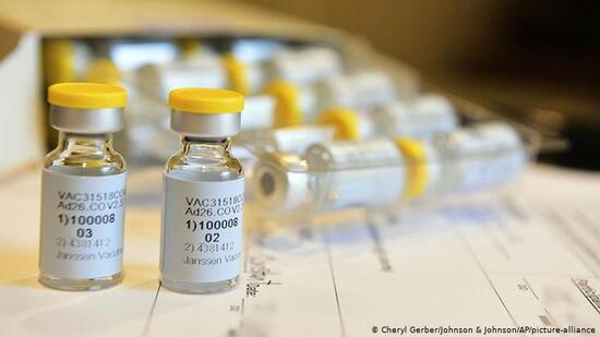 واشنطن بوست : الأمريكيين من أصول أفريقية يرفضون تلقي اللقاح لسوء معاملة الأطباء للمرضى السود 