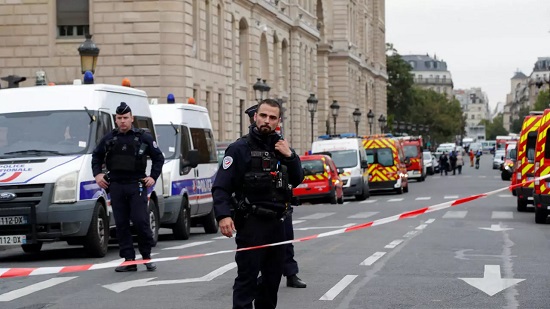 هجوم بسكين على قسم شرطة في فرنسا