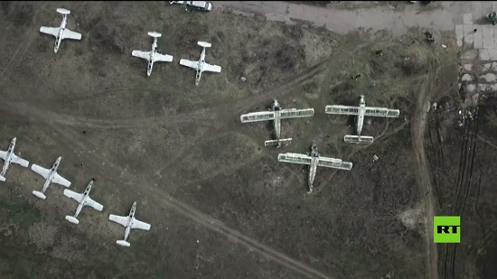  فيديو .. مقبرة طائرات في أوكرانيا تجذب السياح والباحثين عن المعادن
