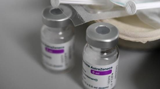 هيئة صحية بريطانية: 41 حالة إصابة جديدة بجلطات دموية بعد تلقي لقاح AstraZeneca