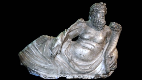 متحف الآثار بمكتبة الإسكندرية يعرض تمثال للإله 
