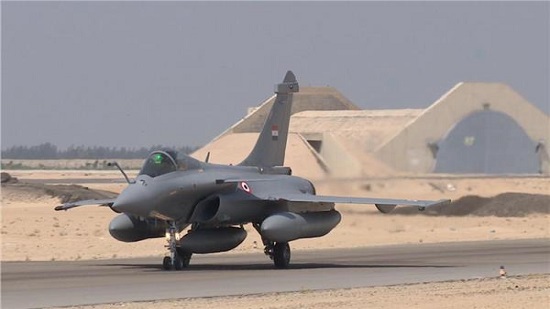 مصر وفرنسا توقعان عقد توريد (30) طائرة طراز رافال 