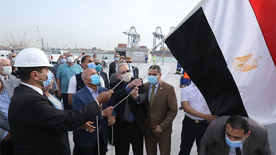 كامل الوزير يشهد رفع العلم على القاطرة الجديدة (أبو جندية) 