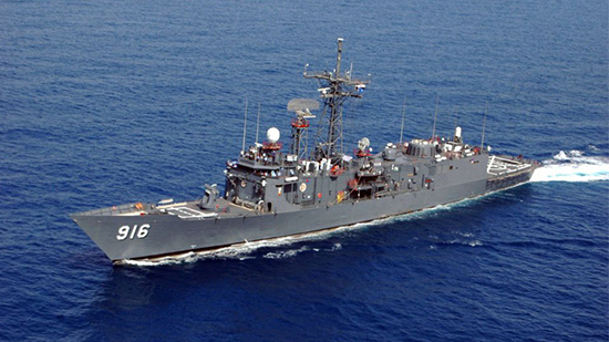 القوات البحرية المصرية والأمريكية تنفذان تدريبًا بحريًا عابرًا بنطاق الأسطول الجنوبى بالبحر الأحمر