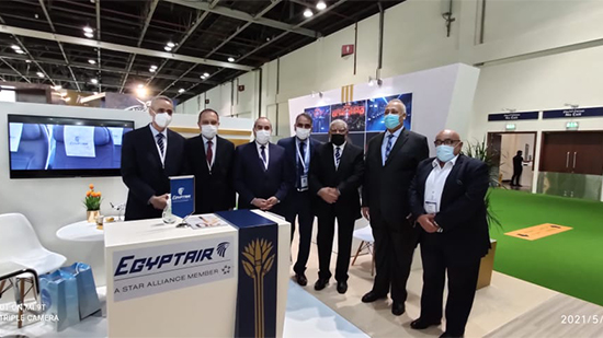 وزير الطيران يشارك في معرض سوق السفر العربي بالإمارات