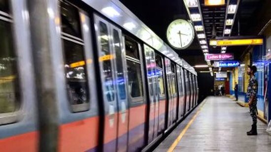 وصول القطار الأول من الـ6 قطارات الكورية الجديدة للخط الثانى بالمترو
