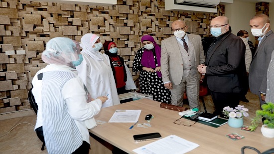 انطلاق عمل الفرق المتحركة للتطعيم ضد فيرس كورونا ببني سويف