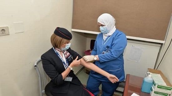 مستشفى مصر للطيران: نستهدف تطعيم ٦٠ ألف من العاملين بقطاع الطيران ضد كورونا
