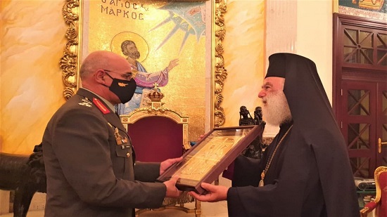 البابا ثيودروس يستقبل قائد الحرس الوطني القبرصي 