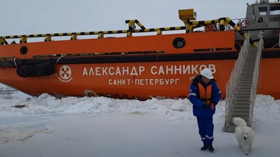  فيديو .. كاسحة الجليد تنقذ كلبا متجمدا في شمال روسيا
