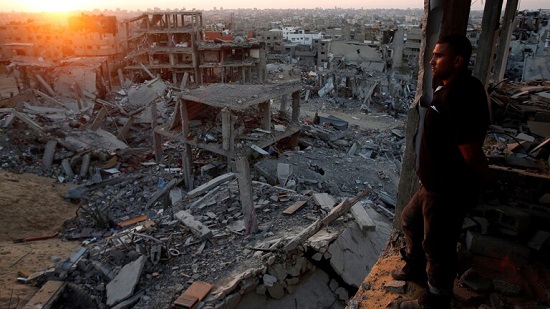وفد وزاري فلسطيني يبحث في القاهرة إعادة إعمار غزة