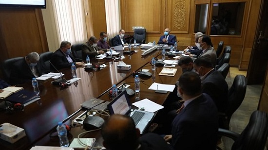  وزير النقل يعقد اجتماعًا مع رئيس وقيادات هيئة السكة الحديد 