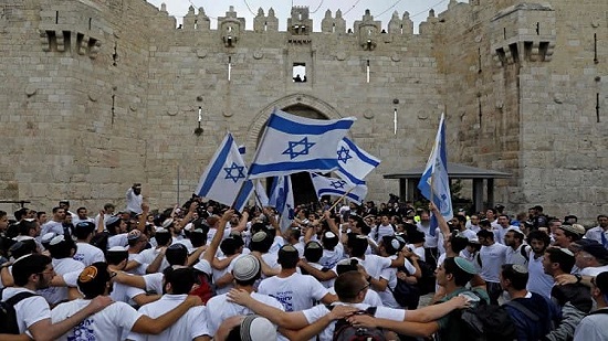مسيرة الأعلام للمستوطنون تغضب مطران القدس