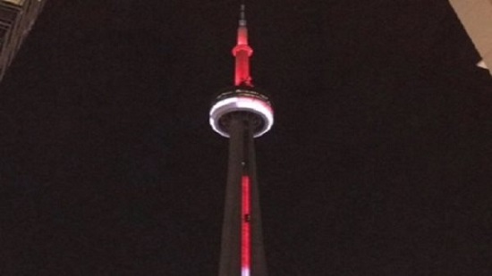 إضاءة أعلى برج في كندا بألوان علم مصر احتفالا بشهر الحضارة والتراث المصري