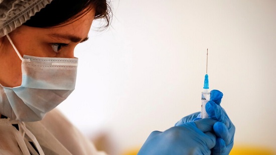 موسكو تفتح مركزين لتطعيم الأجانب ضد فيروس كورونا