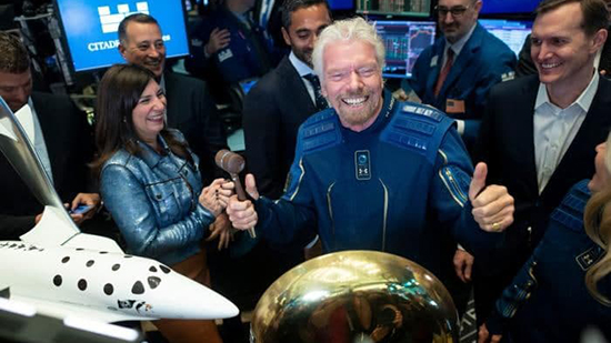 فضائية روسية : الملياردير البريطاني ريتشارد برانسون نفذ رحلة إلى حافة الفضاء
