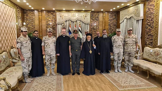 مطران أسيوط للكاثوليك يهنئ قائد المنطقة الجنوبية العسكرية بعيد الأضحى المبارك 