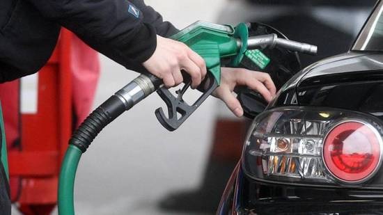 الحكومة تكشف حقيقة انتشار بنزين مغشوش بمختلف محطات الوقود على مستوى الجمهورية