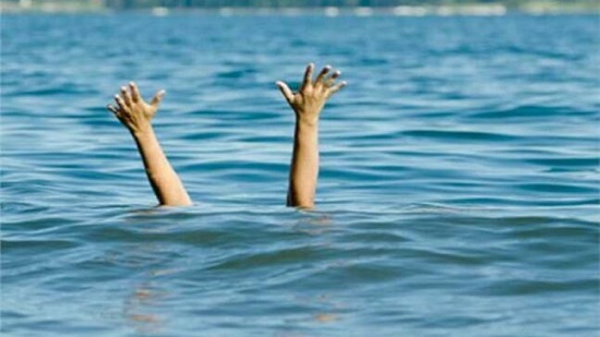 غرق زوجين ونجلهما و10 آخرين بشواطىء الإسكندرية