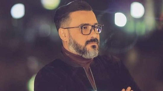  وفاة والد الفنان محمد رجب بعد ساعات من طلب الدعاء له بالشفاء 