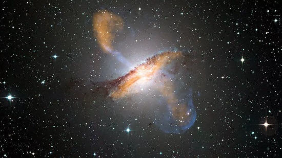 الثقب الأسود يدمر نجما في وسط المجرة