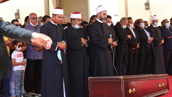 بالصور.. جنازة «وزير الغلابة» من مسجد المشير طنطاوي