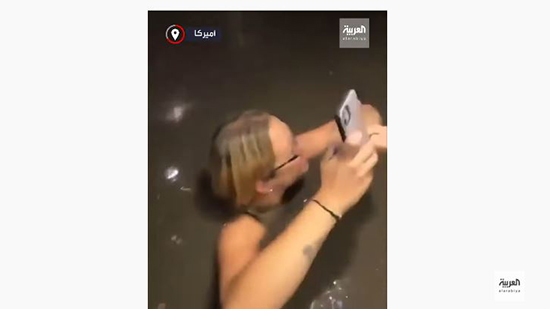 فيديو.. لحظات تحبس الأنفاس لشبان أميركيين حاصرتهم الفيضانات داخل مصعد