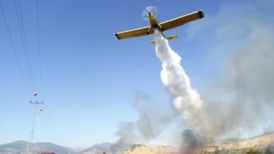 إسرائيل  ترسل طائرتي إطفاء إلى اليونان للمساعدة في إخماد الحرائق الكبيرة