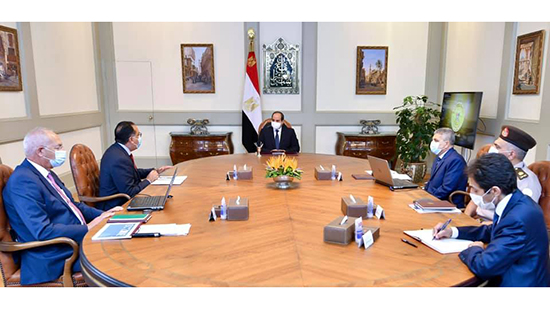 الرئيس السيسي يتابع أداء ونشاط هيئة قناة السويس 