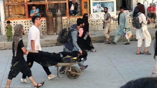 13 قتيل على الأقل بانفجار خارج مطار كابل